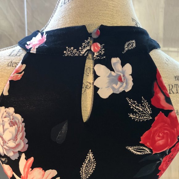 INC International Concepts Fitted Top: Size S - Picture 10 of 13